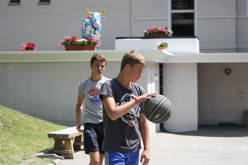 Village Camps International Summer Camp Leysin, Switzerland 2025-08-09 https://www.villagecamps.com/journals_admin/images/689-34-arrivals (26).jpg